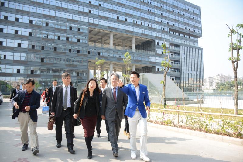 韩国永进专门大学总长(校长)崔宰荣一行赴我校进行友好交流访问